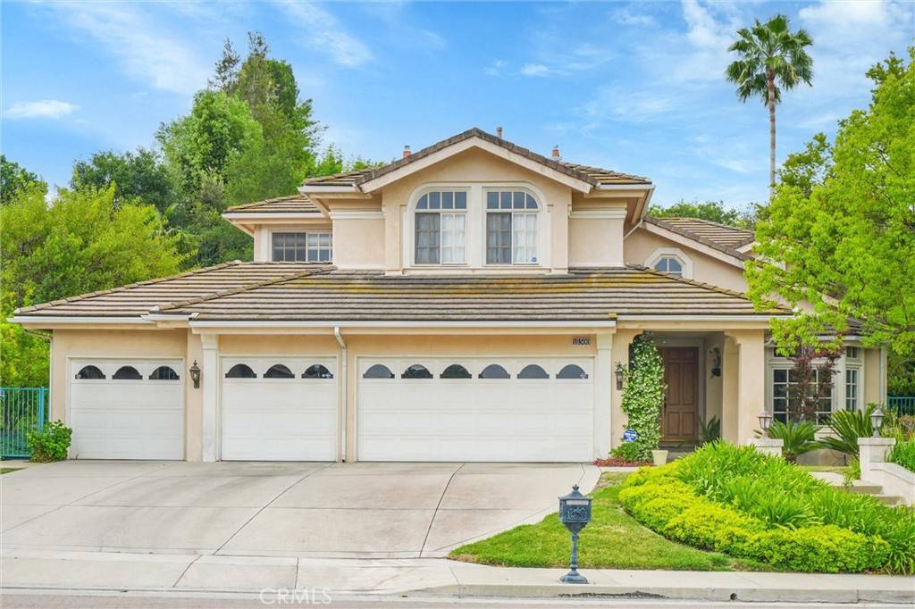 18500 Saint Moritz DR, Tarzana, CA 91356