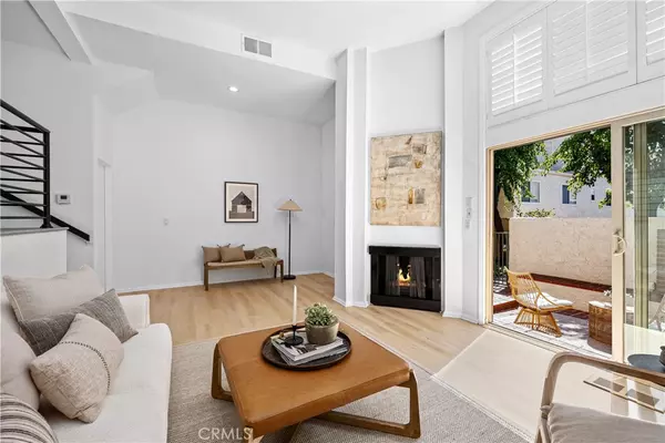 Woodland Hills, CA 91367,22203 1/2 Erwin ST