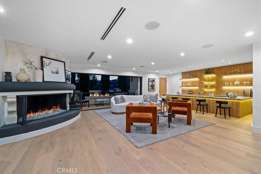 Beverly Hills, CA 90210,1256 Delresto DR