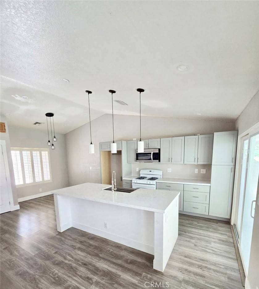 Lancaster, CA 93536,44316 Brandon Thomas WAY