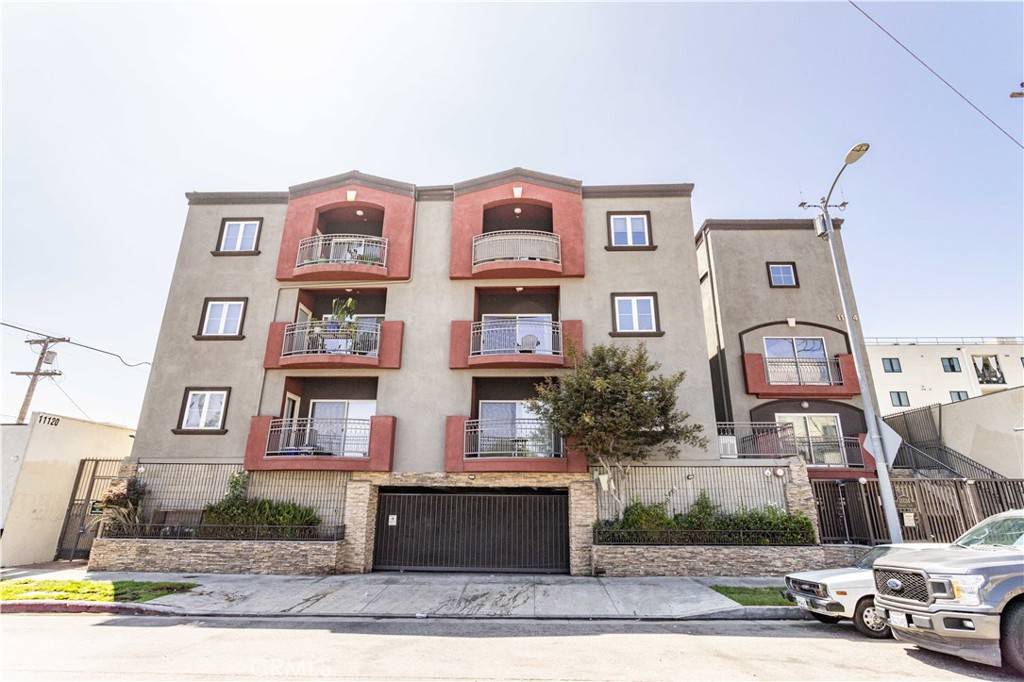 11124 Burbank BLVD #101, North Hollywood, CA 91601