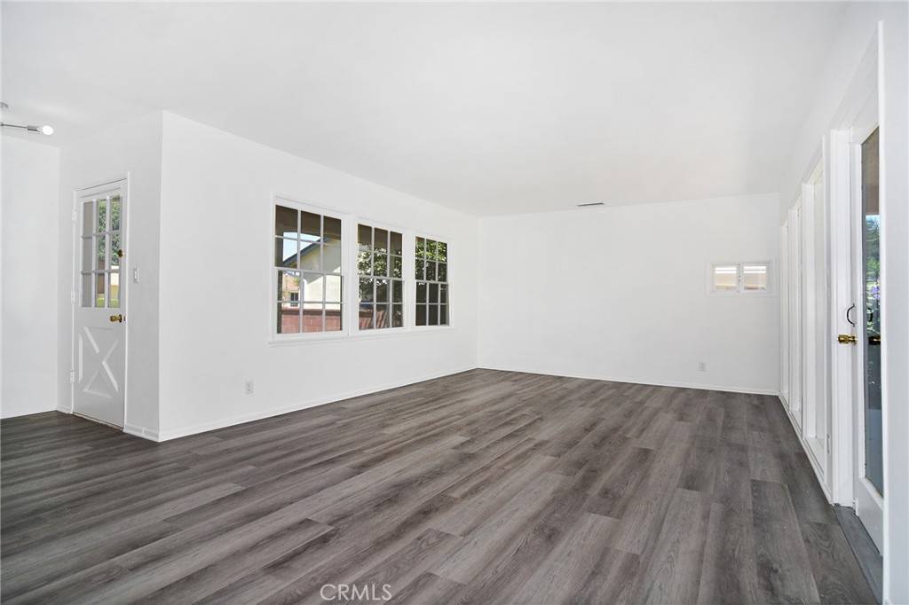 Tarzana, CA 91335,19224 Bessemer ST