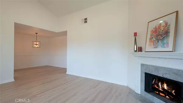 Van Nuys, CA 91406,7305 Balboa BLVD #2