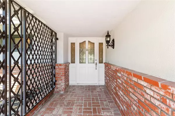 Tarzana, CA 91335,18223 Jovan ST