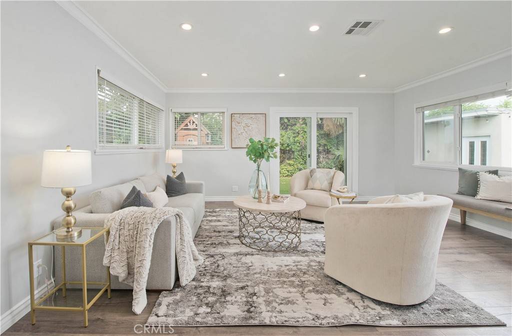 Tarzana, CA 91335,6151 Beckford AVE