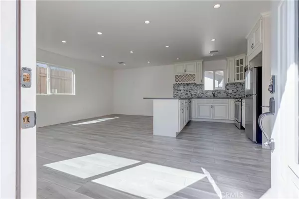 Sun Valley, CA 91352,8812 Laurel Canyon BLVD