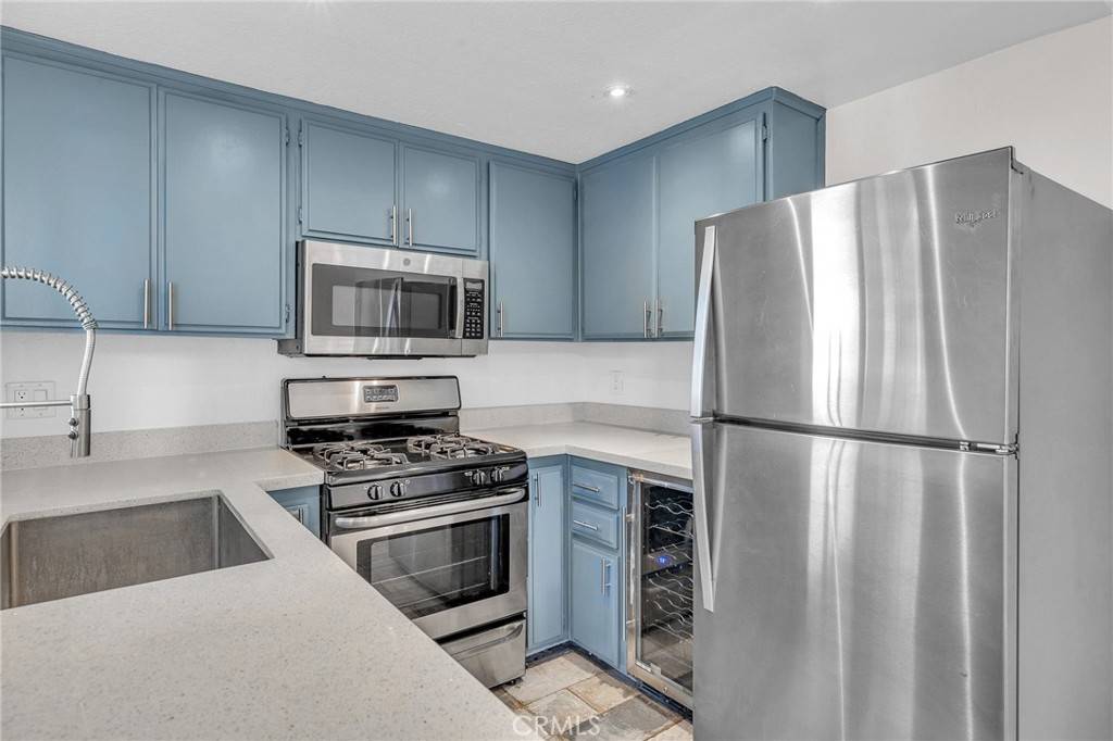Hawthorne, CA 90250,14405 Cerise AVE #27