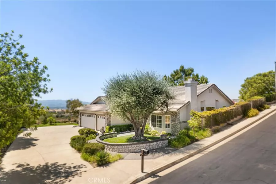 19850 Falcon Crest CT, Porter Ranch, CA 91326