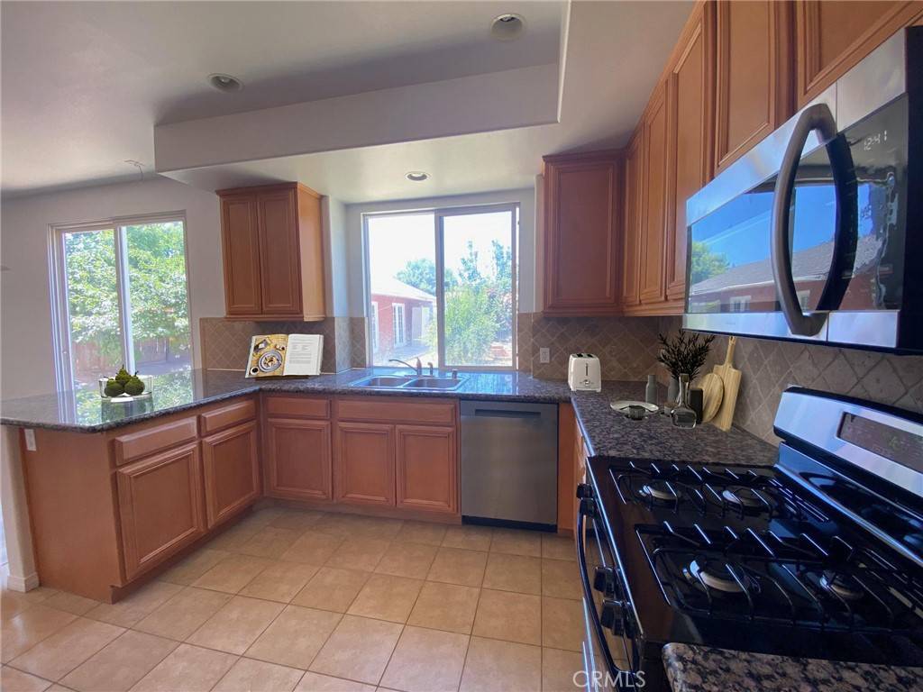 Reseda, CA 91335,7223 Zelzah AVE
