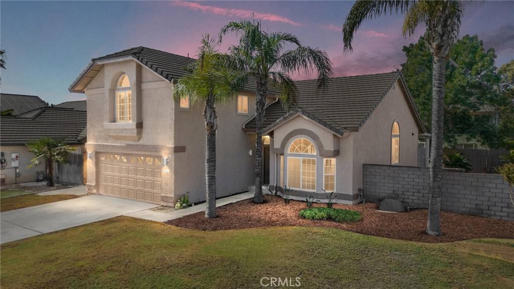 8421 Whitewater DR, Bakersfield, CA 93312