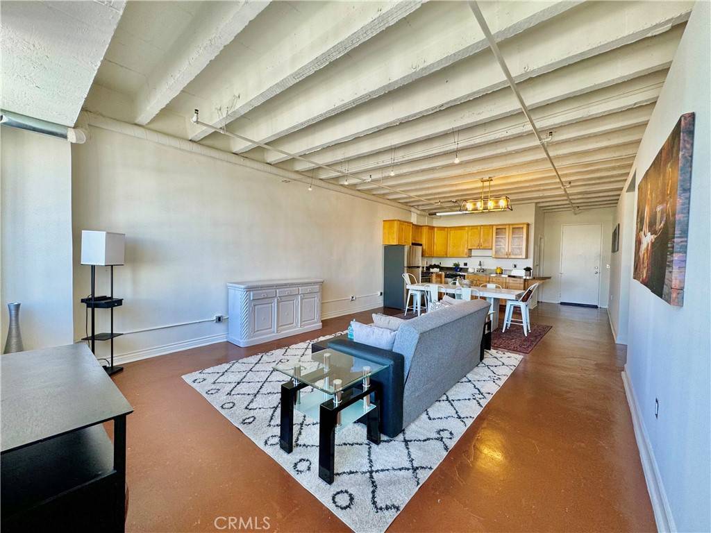 Los Angeles, CA 90013,312 W 5th ST #323