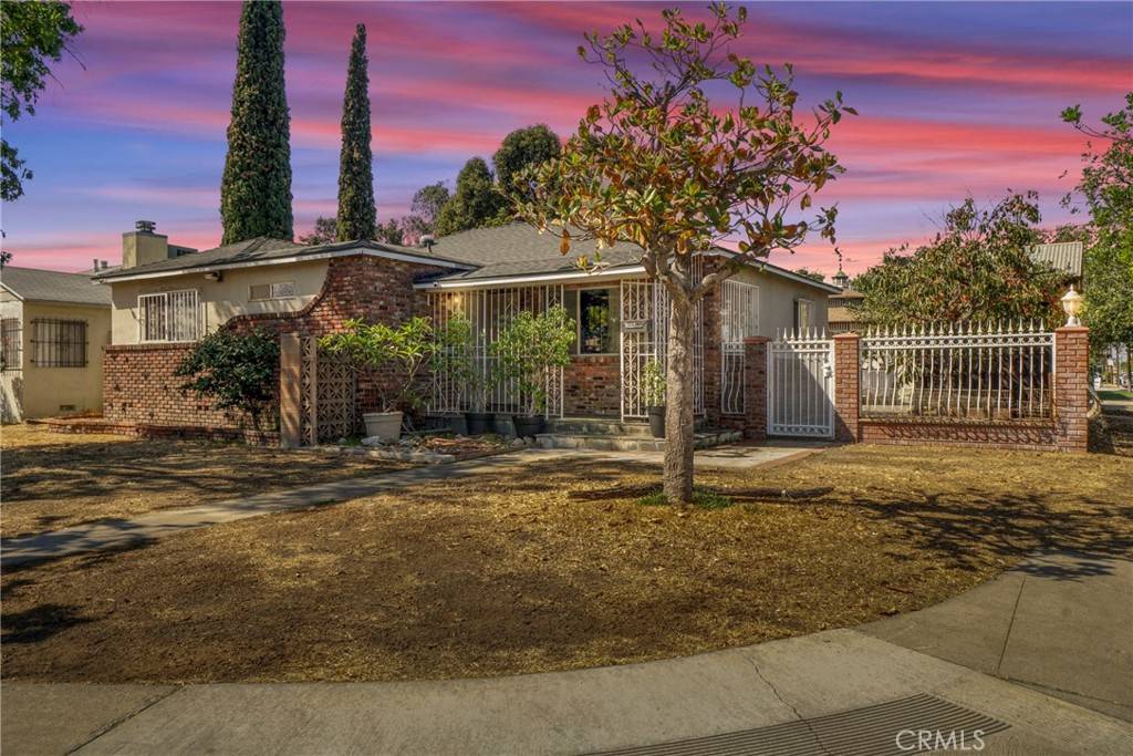 8149 Saint Clair AVE, North Hollywood, CA 91605