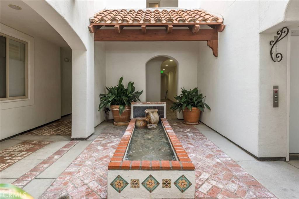 Pacific Palisades, CA 90272,860 Haverford AVE #202