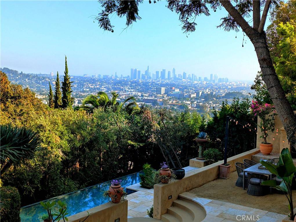 Los Angeles, CA 90027,2618 Nottingham AVE