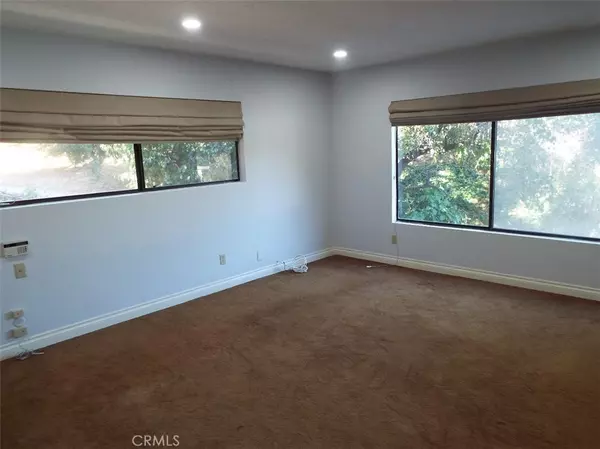 Encino, CA 91316,4444 Rochelle PL