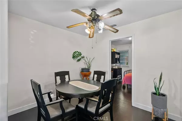 Pacoima, CA 91331,12977 Glamis ST