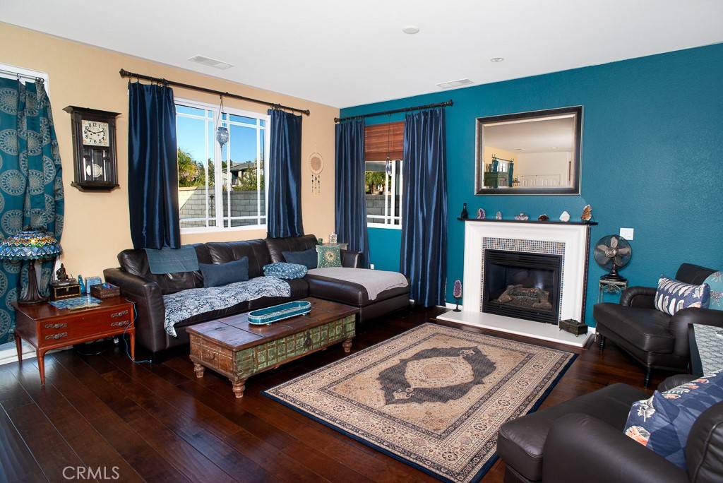 Saugus, CA 91350,20055 Holly DR