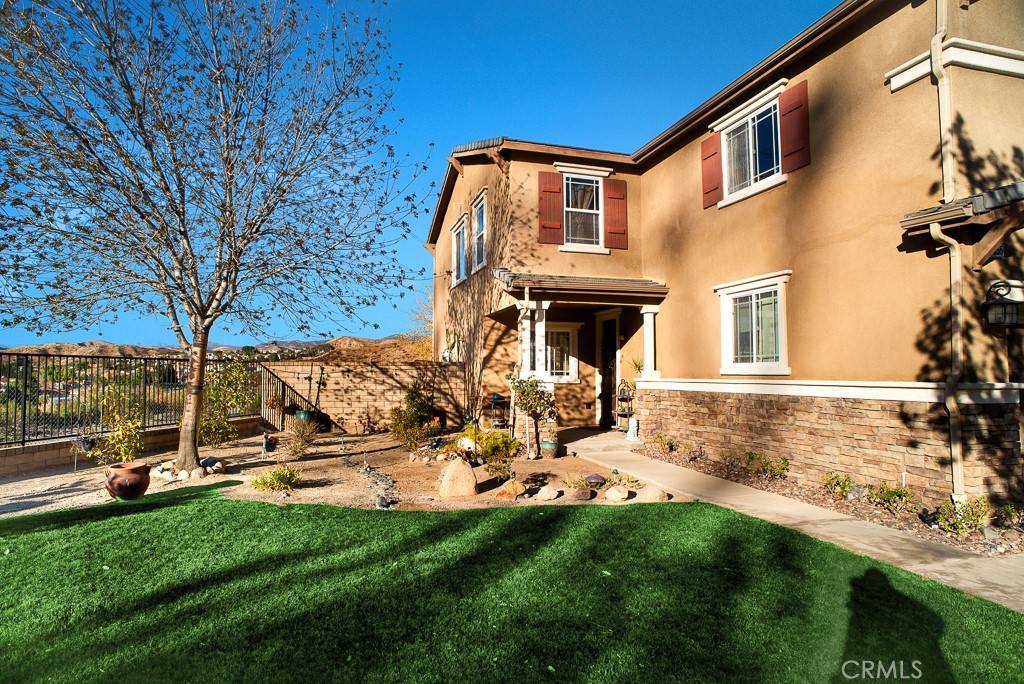 Saugus, CA 91350,20055 Holly DR