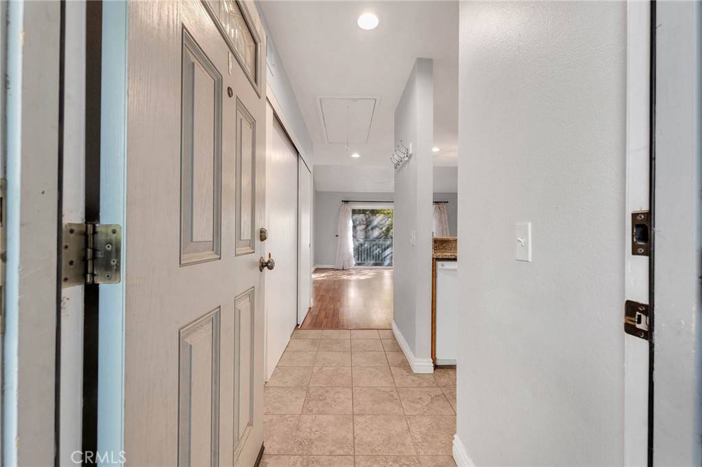 Canoga Park, CA 91303,7150 Carlson CIR #15