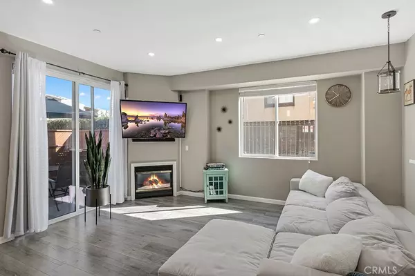 Panorama City, CA 91402,14415 Plummer ST #6