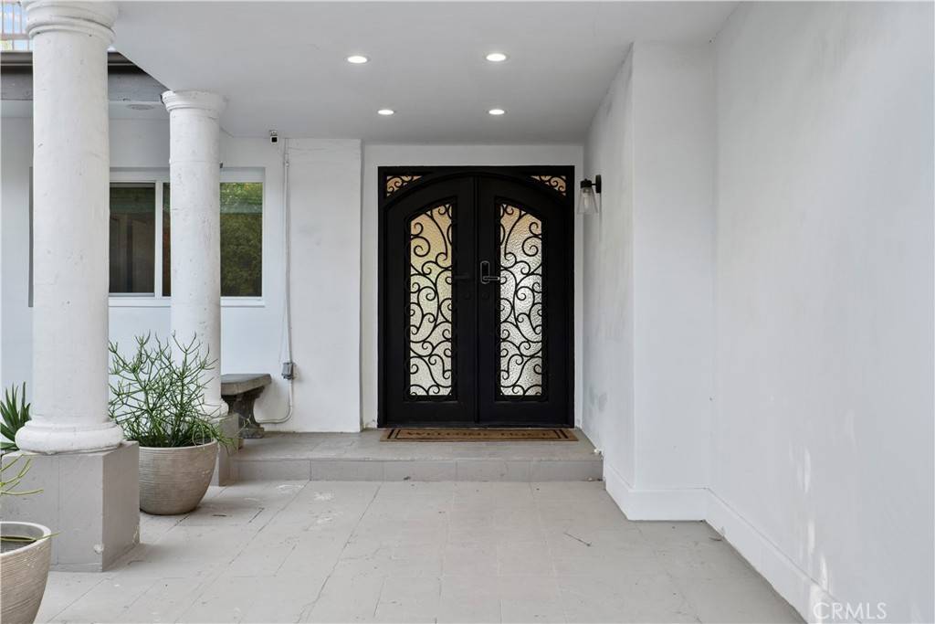 Encino, CA 91436,16551 Calneva DR