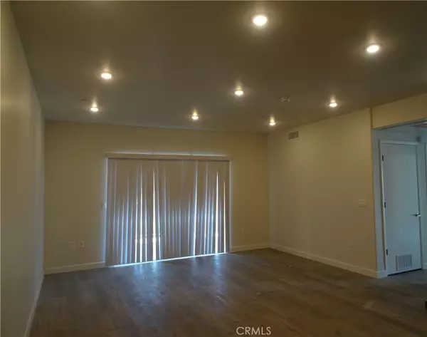 Van Nuys, CA 91401,14400 Friar ST #207