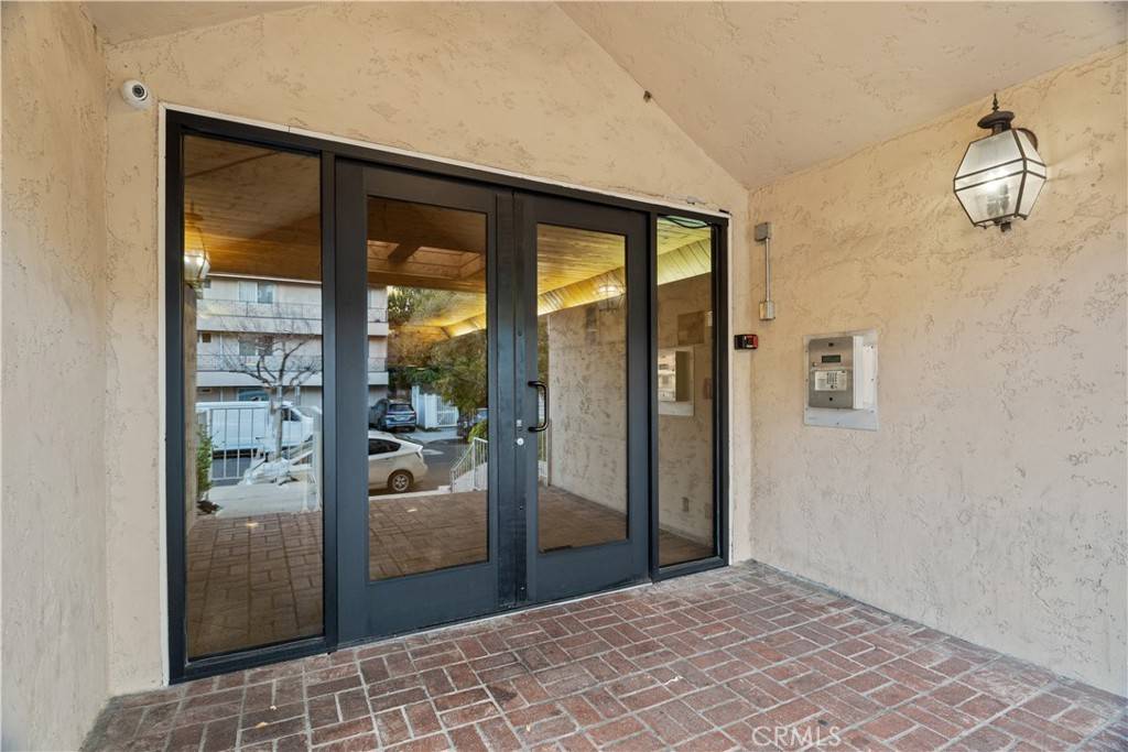 Encino, CA 91316,5135 Zelzah AVE #201