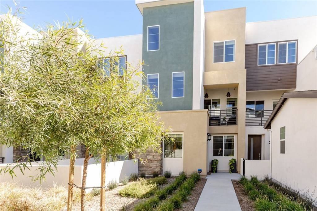 27411 Arborview LN,  Valencia,  CA 91381