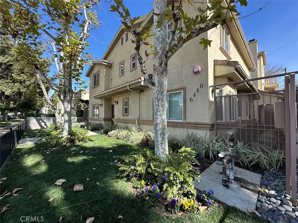 Lake Balboa, CA 91406,6446 Woodley AVE #2