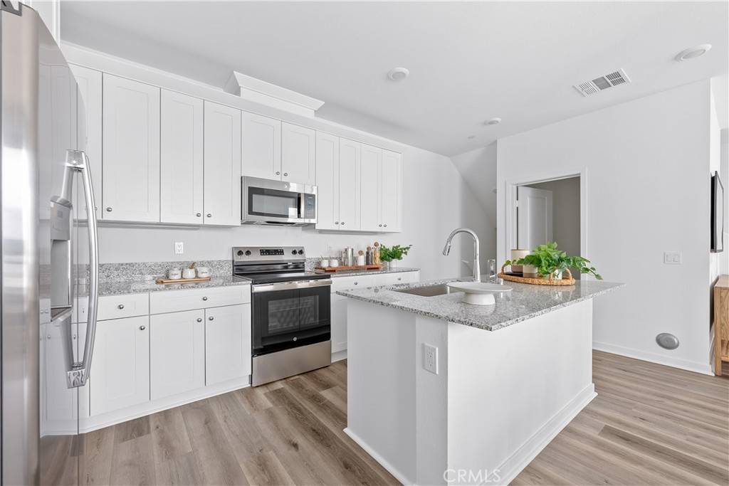 9431 N Sepulveda Blvd. #3, North Hills, CA 91343