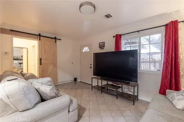 Canoga Park, CA 91303,22113 Cantlay ST