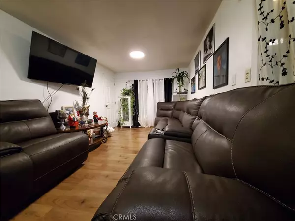 Canyon Country, CA 91351,18540 Soledad Canyon RD #11