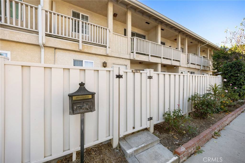 Reseda, CA 91335,8161 Canby AVE #4