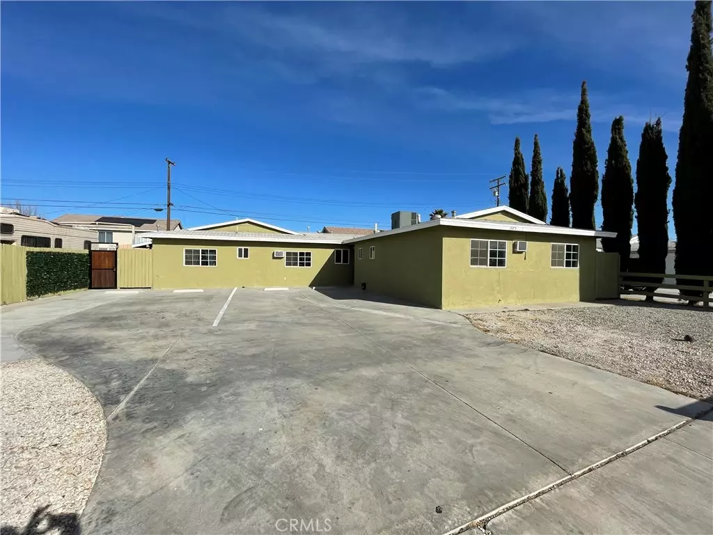 Lancaster, CA 93534,1575 W Avenue H8