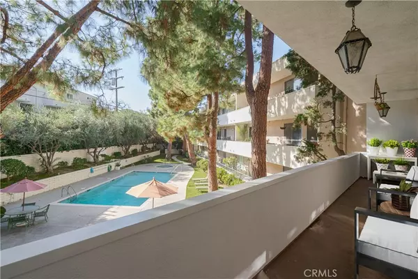 Los Angeles, CA 90024,10650 Holman AVE #209