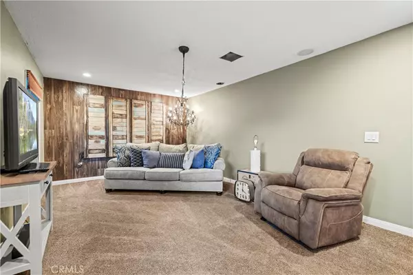 Saugus, CA 91350,22649 Calvello DR