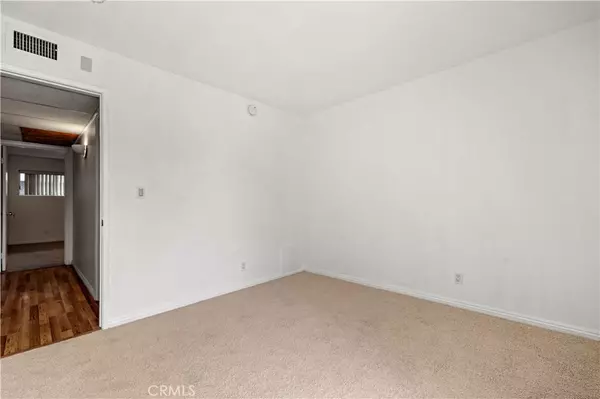 Winnetka, CA 91306,20134 Leadwell ST #303