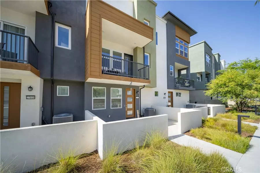 27014 Hummingbird LN, Valencia, CA 91381