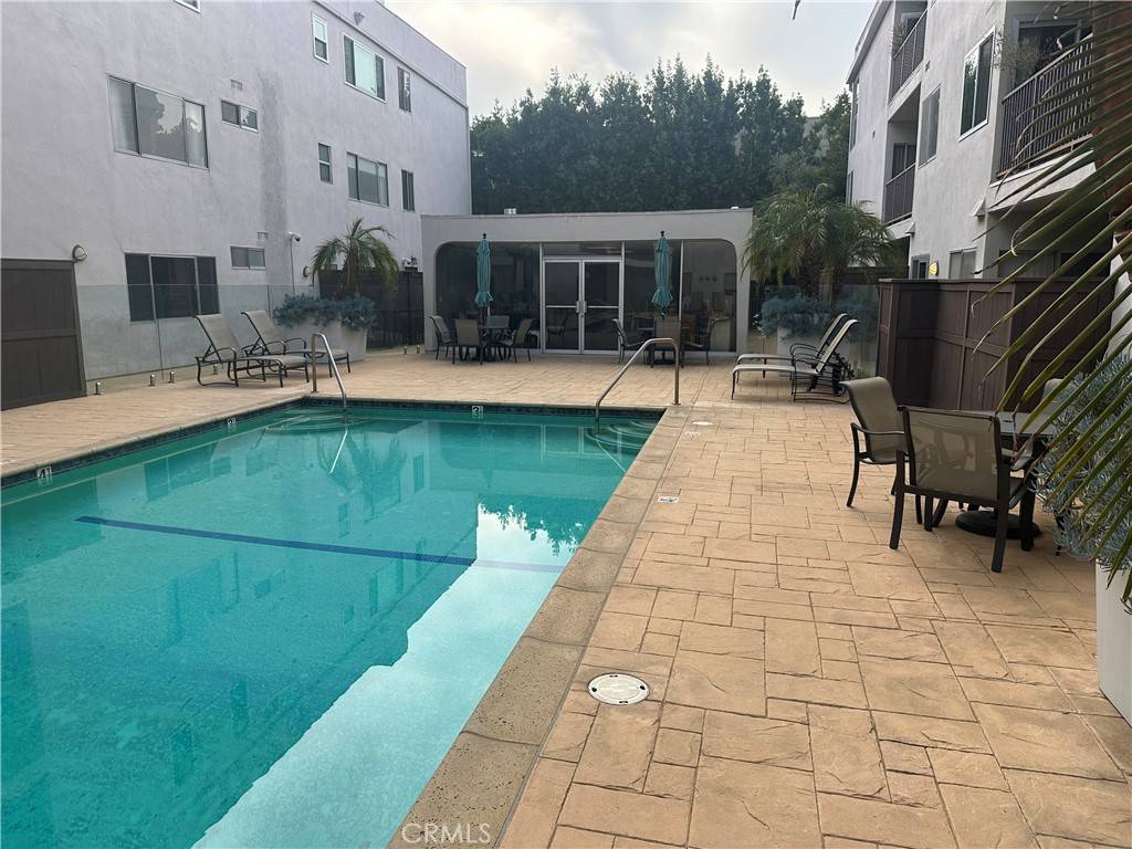 West Hollywood, CA 90069,949 N Kings RD #215