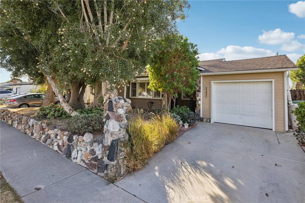 7331 Capps AVE, Reseda, CA 91335