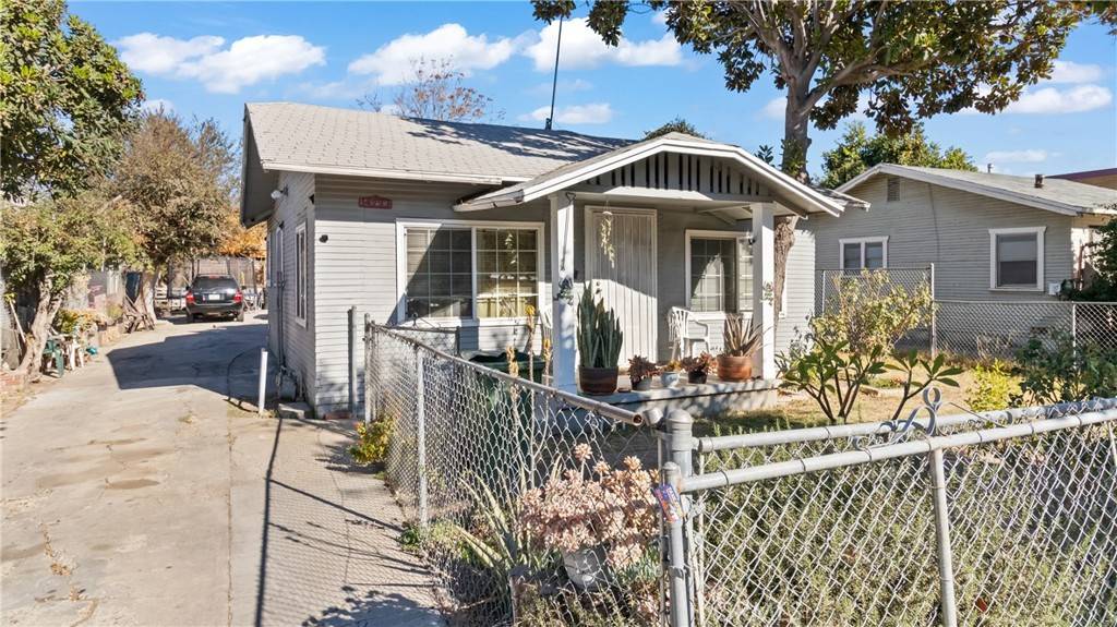 14233 Delano ST, Van Nuys, CA 91401