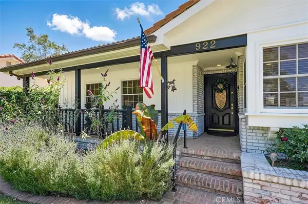 922 Carefree DR, Simi Valley, CA 93065