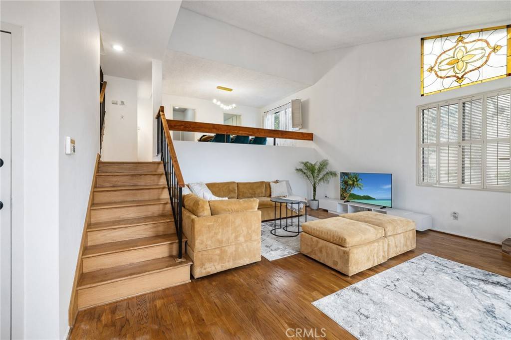 Sherman Oaks, CA 91403,15165 Magnolia BLVD #F