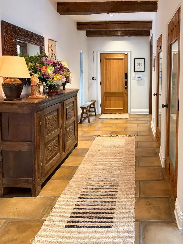 Los Angeles, CA 90066,3524 Grand View BLVD