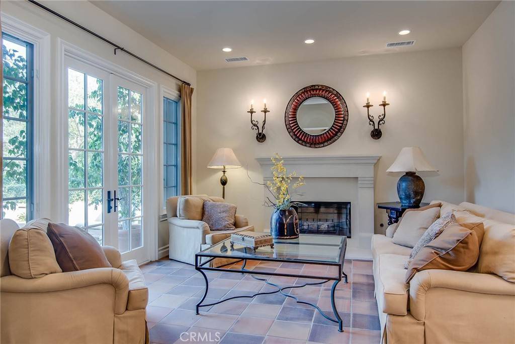 Calabasas, CA 91302,25440 Prado De Las Peras