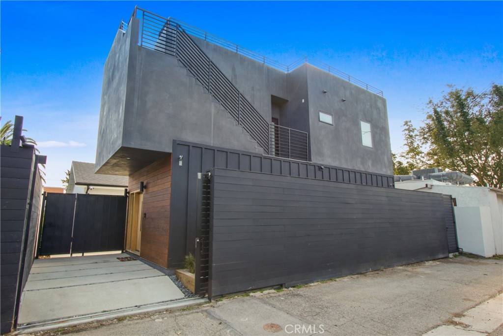 Venice, CA 90291,979 S Lake Street