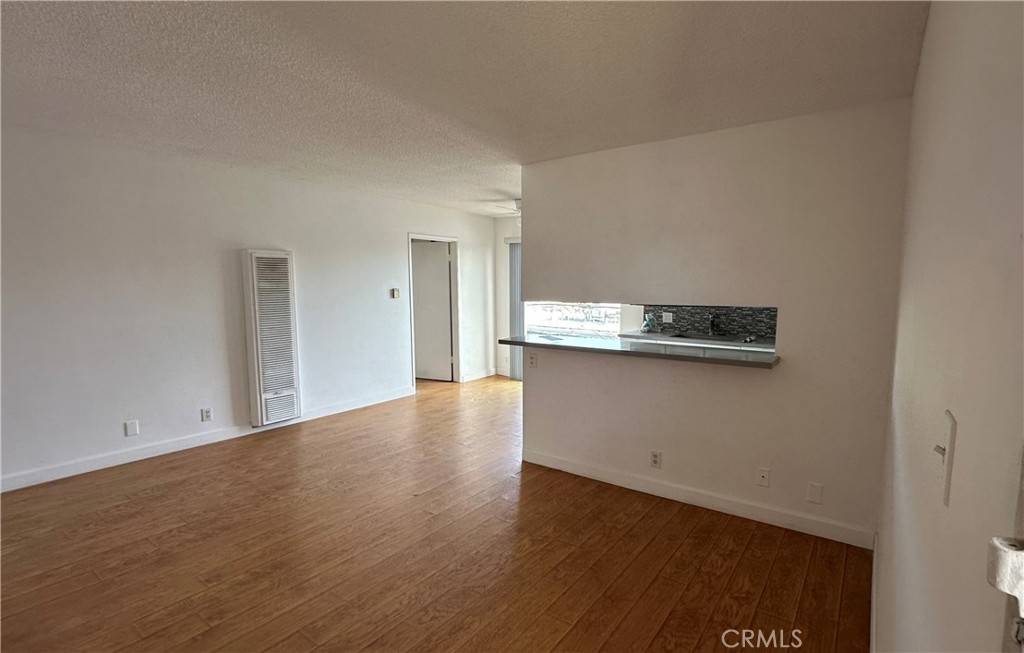 Santa Monica, CA 90405,2122 Ocean Park BLVD #10