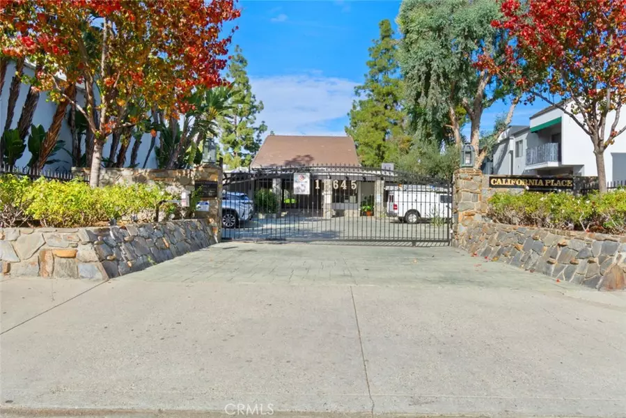 18645 Hatteras ST #223, Tarzana, CA 91356