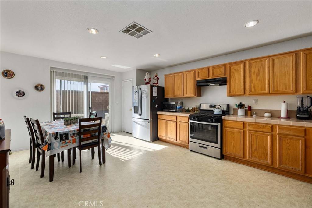Lancaster, CA 93535,1810 E Jenner ST