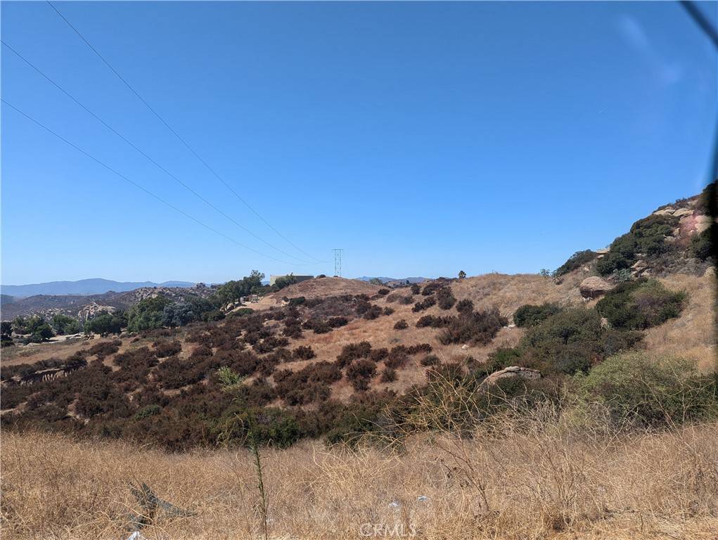 West Hills, CA 91304,40 NORTH AMERICAN CUT OFF RD